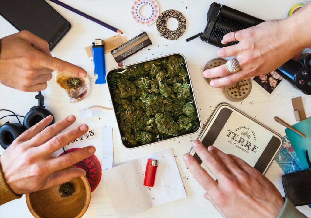The Complete Guide to Purchasing Cannabis Online Safely for Beginners